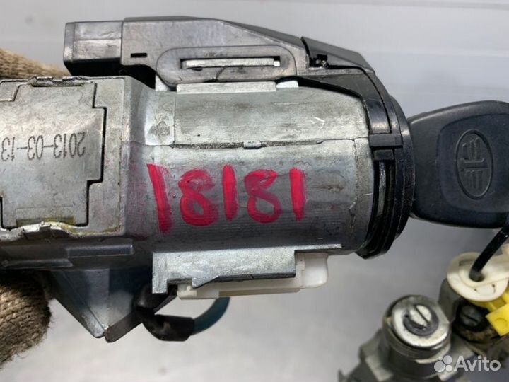 Замок зажигания Faw V5 седан CA4GA5 2012