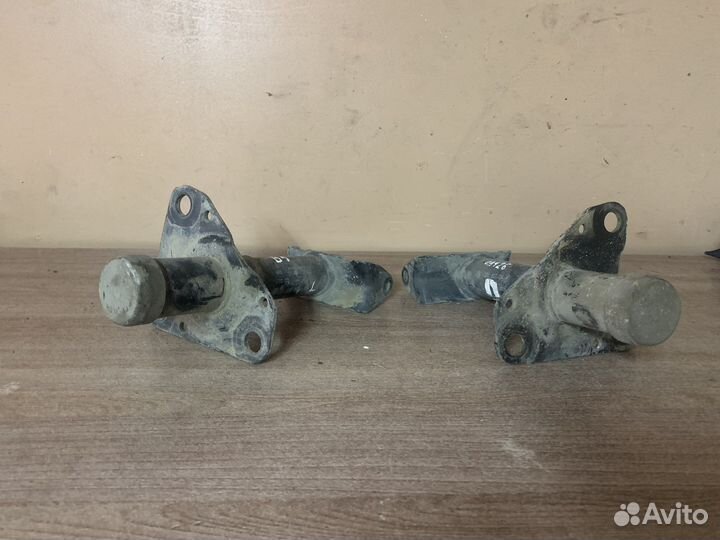 Кронштейн бампера Passat B5