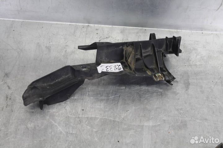 Воздуховод радиатора правый Ford Focus 3 2011