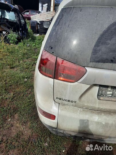 Задние фонари Peugeot 4007