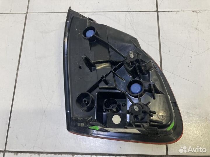 Фонарь задний внутренний правый Porsche Cayenne 95