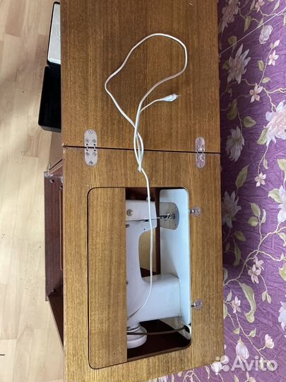 Швейная машина чайка 142м