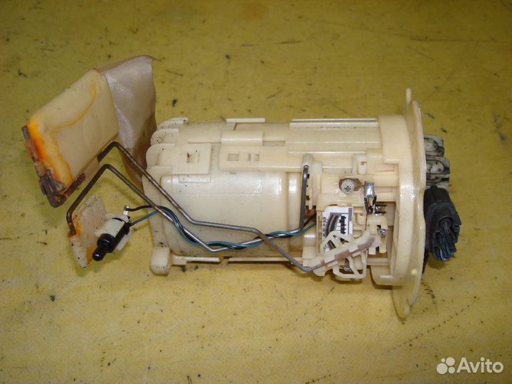 Бензонасос Nissan Cefiro A33