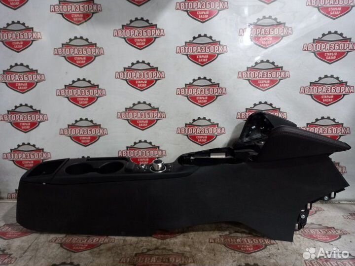 Бардачок между сиденьями Mazda Demio DJ3FS P3 2016