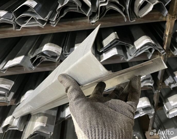 Порог задний Chrysler Voyager, Dodge Caravan 1990