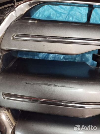 Решетка радиатора Ленд Крузер 200 2008-2011 Б/У