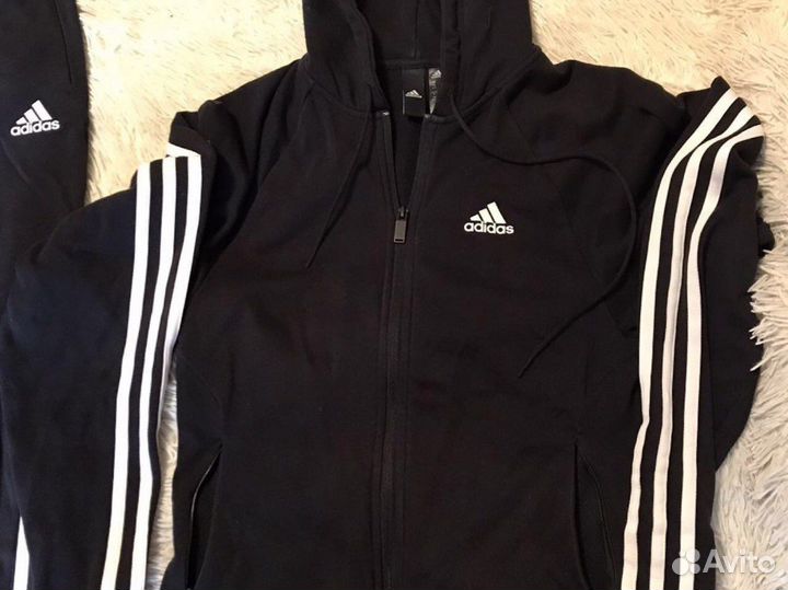 Спортивный костюм женский