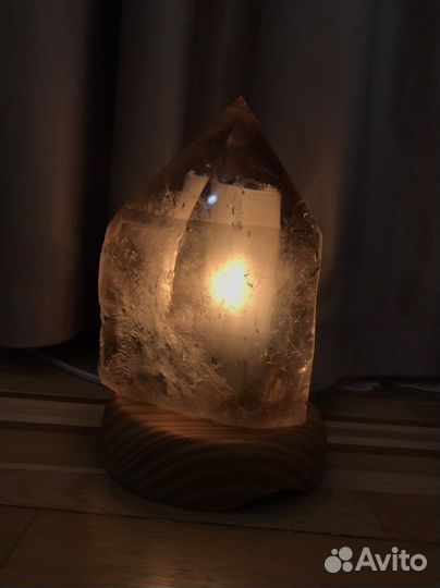 Светильник из горного хрусталя (темный) 3.3 кг