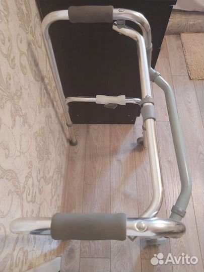 Ходунки для пожилых инвалидов