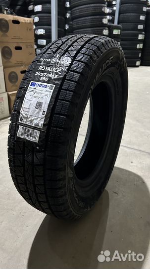 Royal Black Royal Ice 205/70 R15 96S