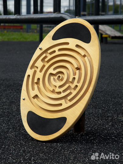 Балансборд с лабиринтом