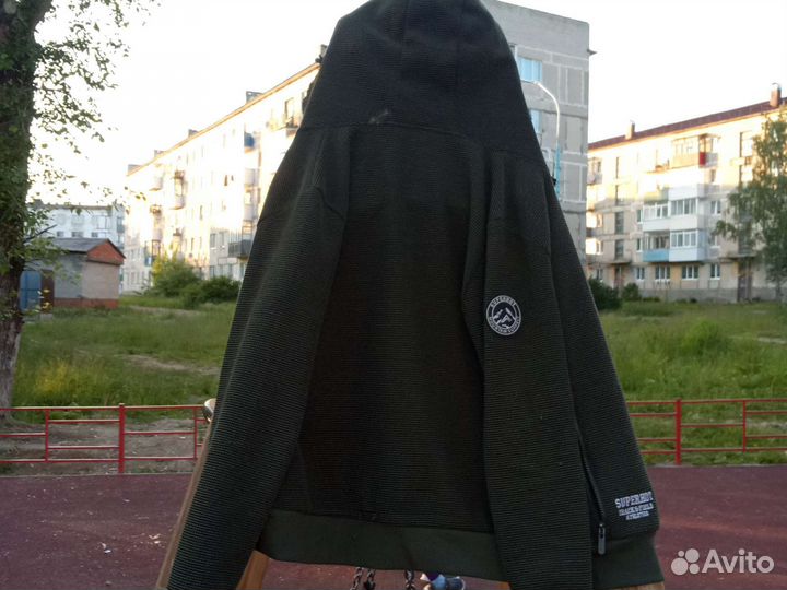 Кофта Брэда пита