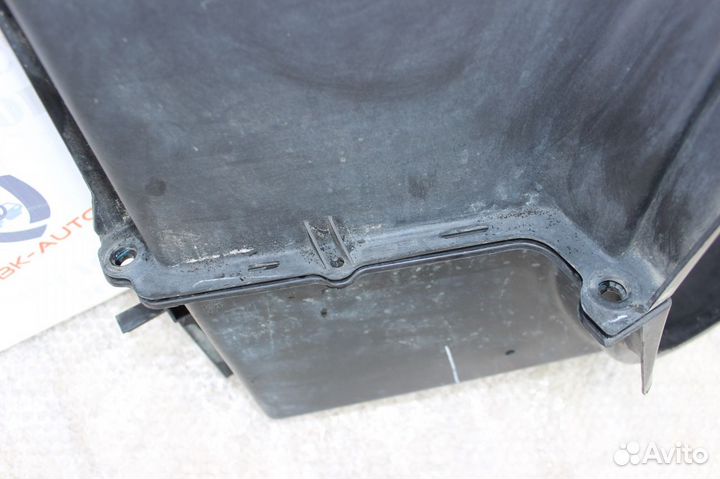 Кожух вентилятора Cadillac Escalade 2 GMT800 2004г