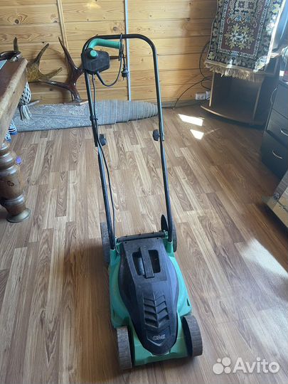 Газонокосилка электрическая
