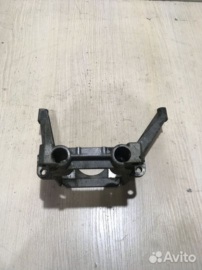 Кронштейн гидроусилителя ауди A8 D2
