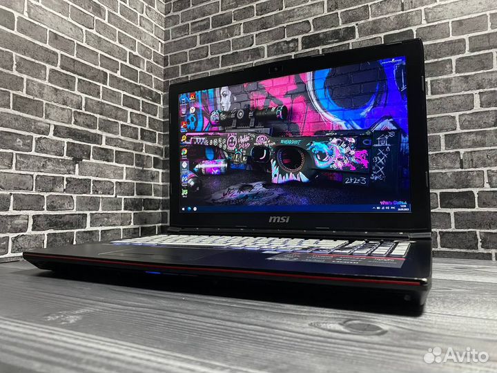 Игровой ноутбук MSI i5/8Gb/FHD/2видеокарты/SSD