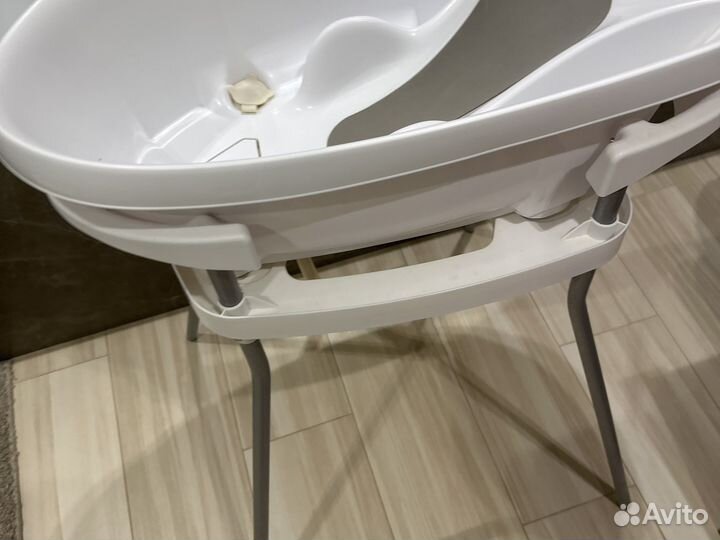 Ванночка для купания с подставкой