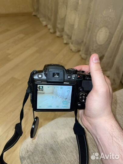 Зеркальный фотоаппарат Nikon Coolpix P500