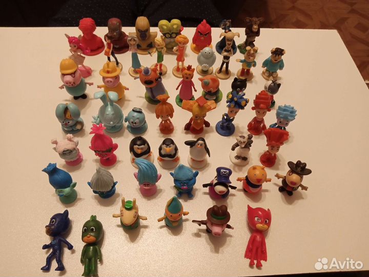 Игрушки из шоколадных яиц