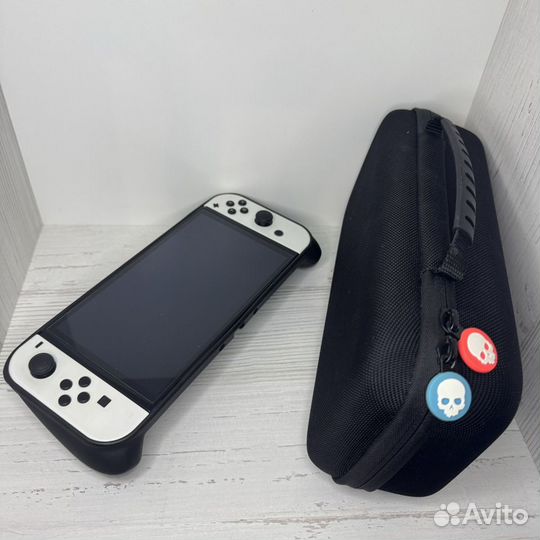 Nintendo Switch oled 128gb + чехол и сумка