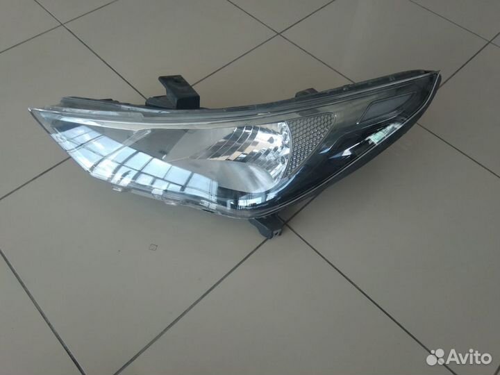 Фара левая Hyundai Solaris 2021