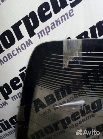 Стекло кузова заднее Toyota Camry SV40 4S-FE