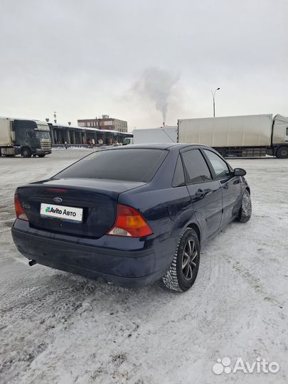 Ford Focus 1.6 МТ, 2003, битый, 170 000 км