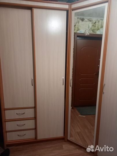 Угловой шкаф