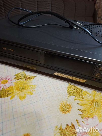 Видеомагнитофоны JVC и hitachi