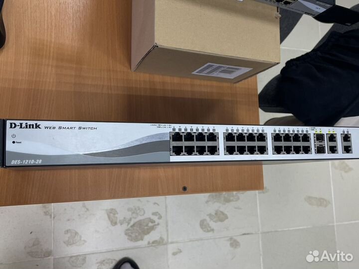 DES-1210-28 Комутатор