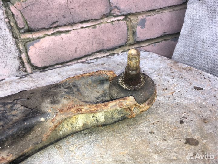 Рычаг передний правый Hyundai Coupe GK