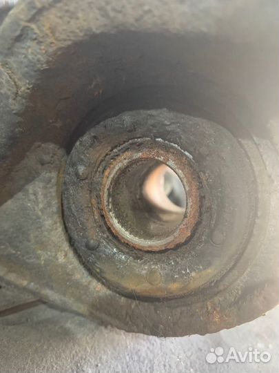 Кулак задний правый Volvo Xc 90 3.2 B6324S