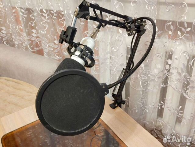 Микрофон студийный BM800 объявление продам