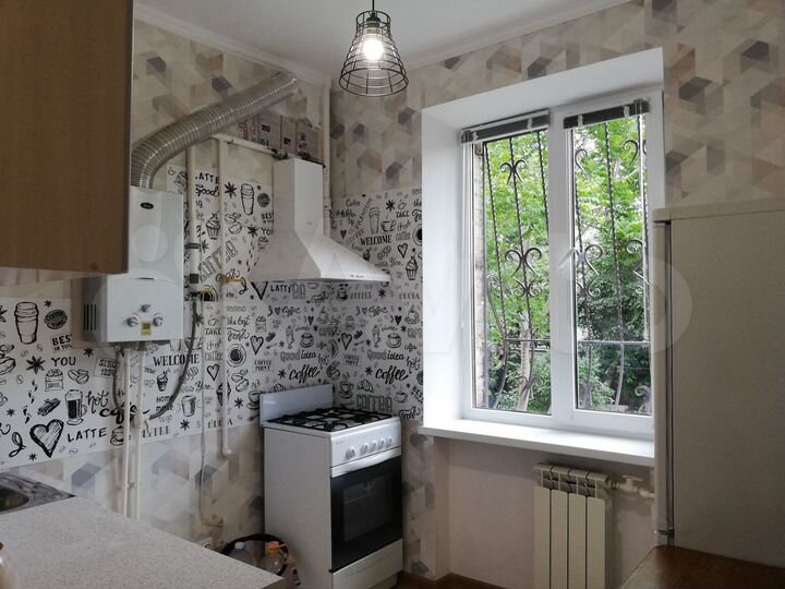 2-к. квартира, 45 м², 1/3 эт.