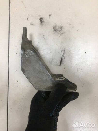 Кронштейн двигателя левый LADA Kalina