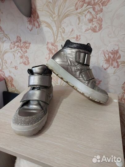 Ботинки р.33