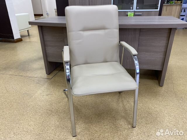 Стулья для посетителей