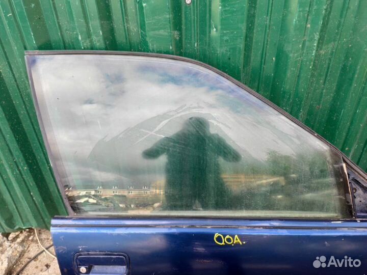 Стекло дверное переднее правое Opel Omega A