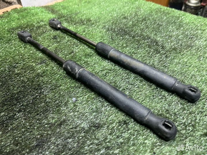 Упоры крышки багажника Audi A4B6