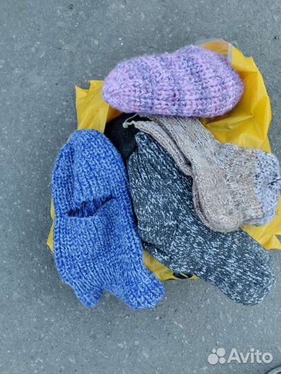 Балаклавы, шапки, варежки пуховые, шерсть