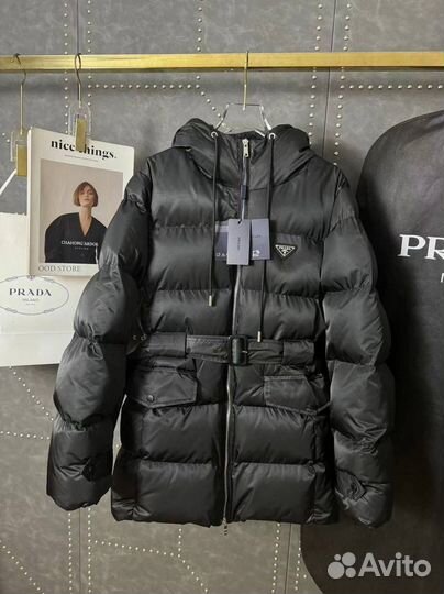 Пуховик женский зимний Prada