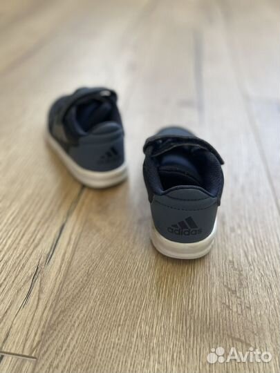 Кроссовки adidas детские 25 размер