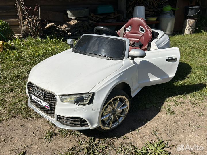 Детская машина электромобиль с пультом бу