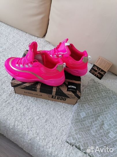 Кроссовки женские 40 размер новые