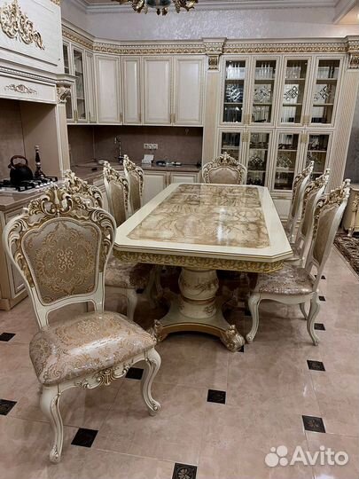 Стол и стулья в гостиную.Оплата при получении