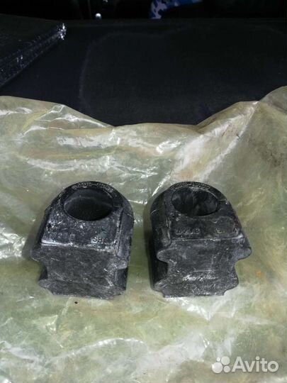 Втулки стабилизатора киа Рио 2