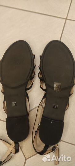 Сандалии Guess