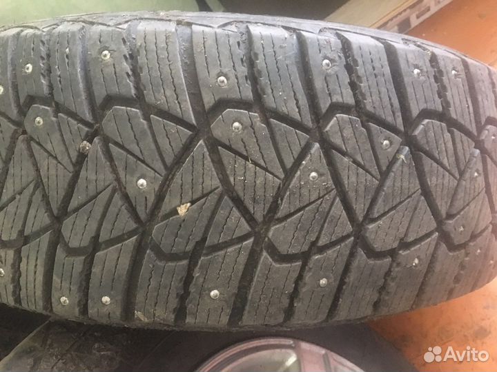 Продам колеса на ниву 215/65 R16 Зима