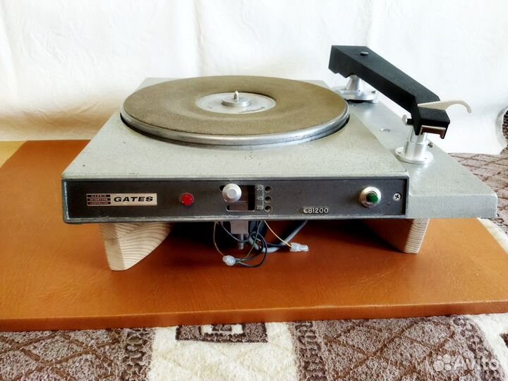 Виниловый проигрыватель Gates CB 1200