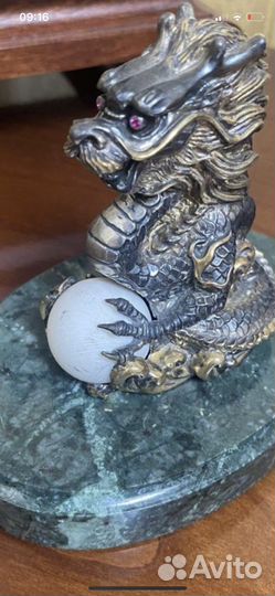 Черное дерево статуэтки